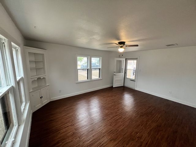 1005 Bluebonnet Ave, Big Spring, TX 79720