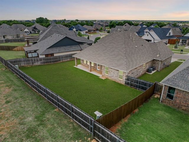9028 NW 146th Street, Yukon, OK 73099