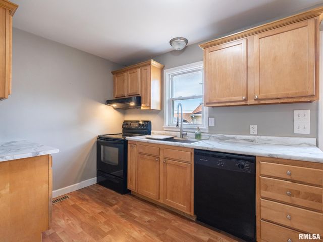 200 WILLIAM Street, East Peoria, IL 61611