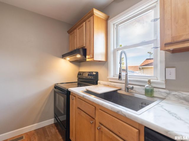200 WILLIAM Street, East Peoria, IL 61611