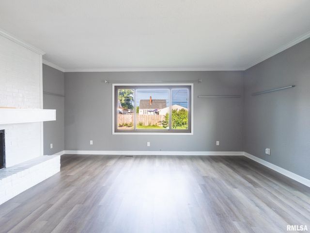 200 WILLIAM Street, East Peoria, IL 61611