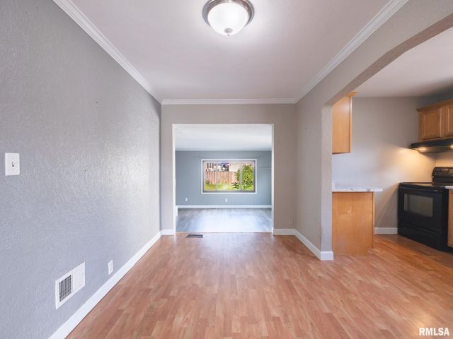 200 WILLIAM Street, East Peoria, IL 61611