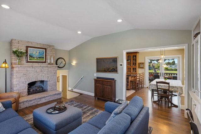 512 12th Street, Pacific Grove, CA 93950