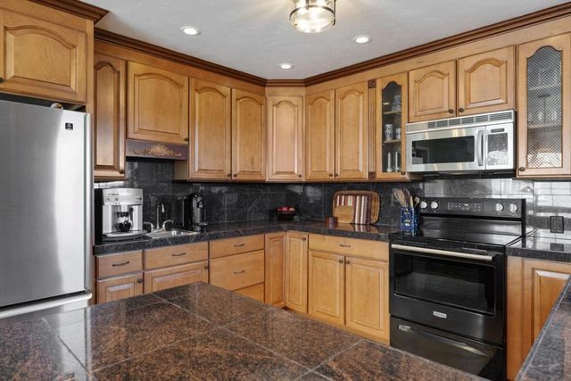 512 12th Street, Pacific Grove, CA 93950