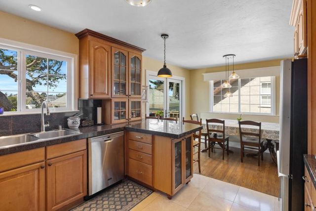 512 12th Street, Pacific Grove, CA 93950