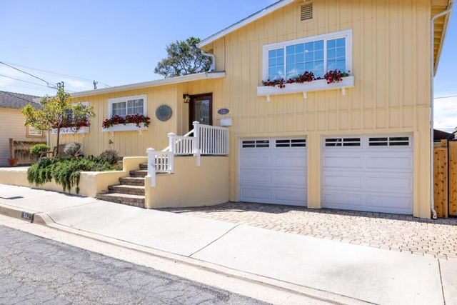 512 12th Street, Pacific Grove, CA 93950