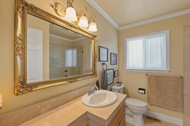512 12th Street, Pacific Grove, CA 93950