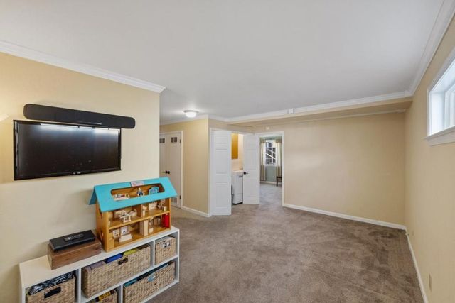 512 12th Street, Pacific Grove, CA 93950