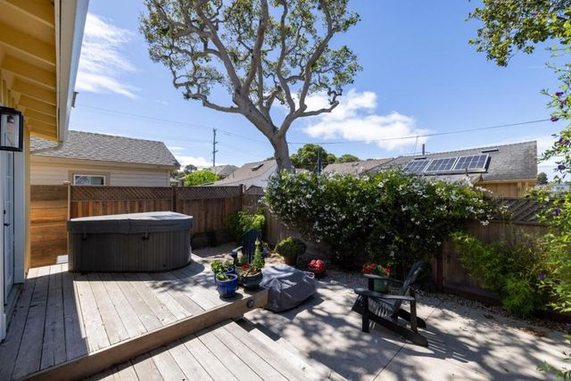 512 12th Street, Pacific Grove, CA 93950