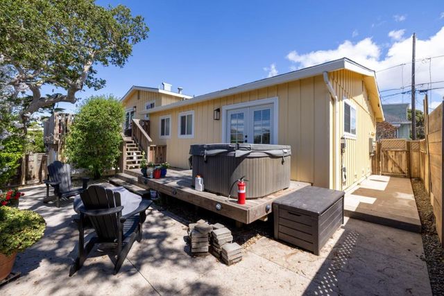 512 12th Street, Pacific Grove, CA 93950