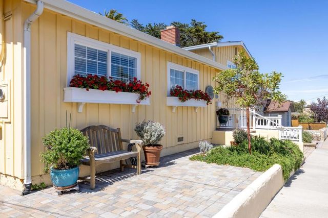 512 12th Street, Pacific Grove, CA 93950