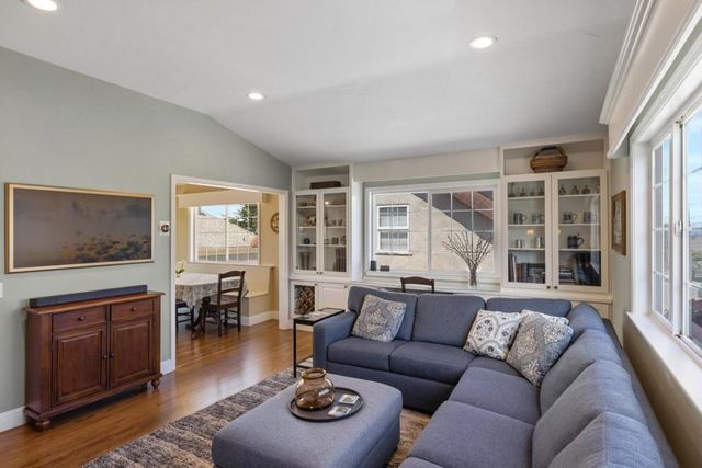 512 12th Street, Pacific Grove, CA 93950