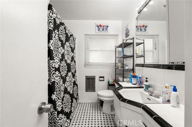 714 E Baseline, San Dimas, CA 91773