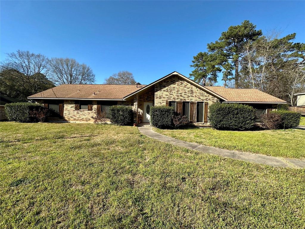 206 Verna Street, Jasper, TX 75951