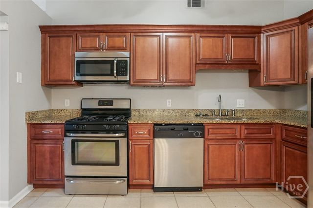116 W White Hawthorne Drive, Savannah, GA 31419