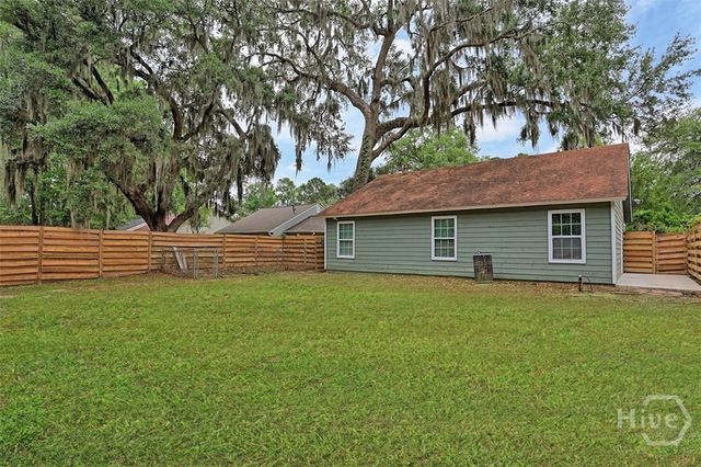 116 W White Hawthorne Drive, Savannah, GA 31419