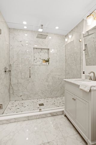 21 Vista St, Melrose, MA 02176