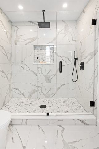 21 Vista St, Melrose, MA 02176
