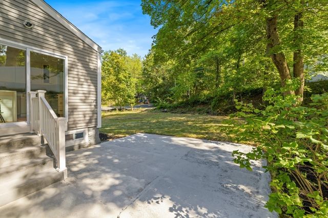 21 Vista St, Melrose, MA 02176