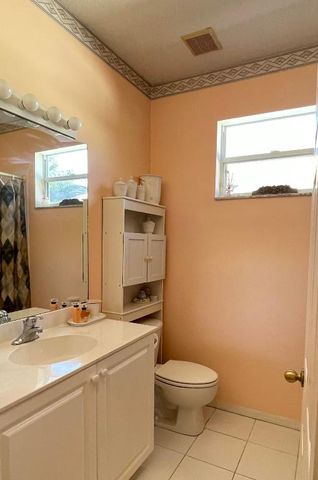 4760 50th Avenue, Vero Beach, FL 32967