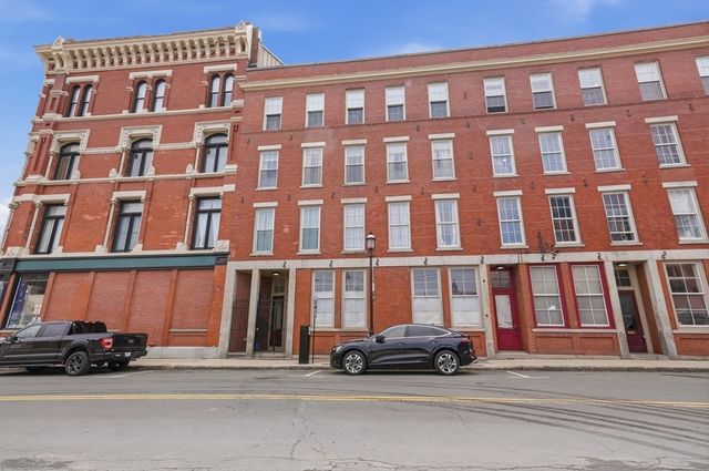 219 Central St 3E, Lowell, MA 01852