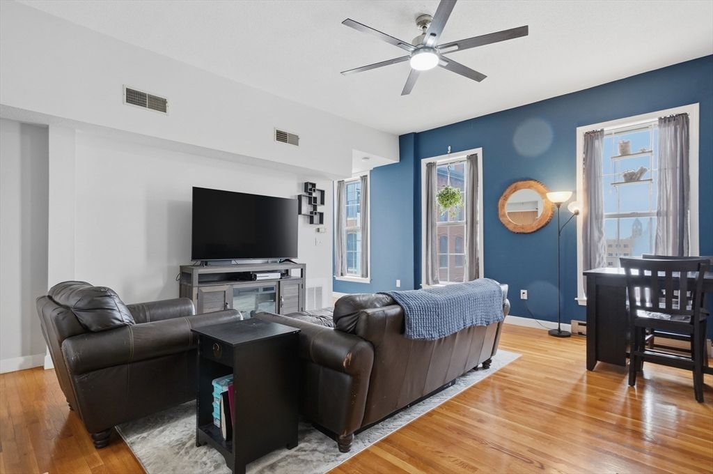 219 Central St 3E, Lowell, MA 01852