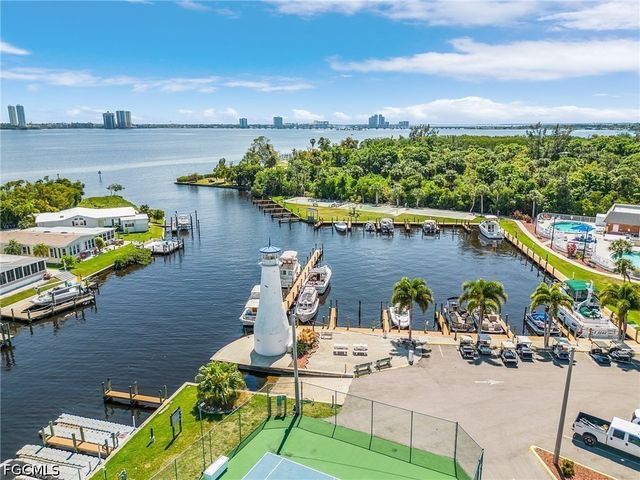 5520 Colonial RD, North Fort Myers, FL 33917