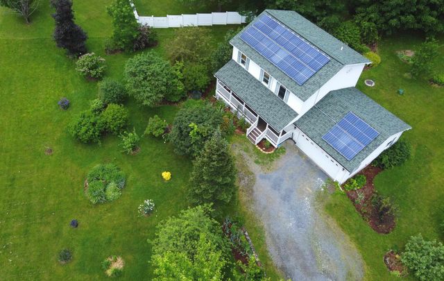 15 Whitefield Drive, Cambridge, VT 05464
