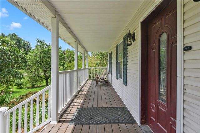 15 Whitefield Drive, Cambridge, VT 05464