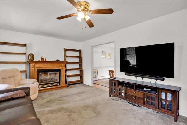 15 Whitefield Drive, Cambridge, VT 05464