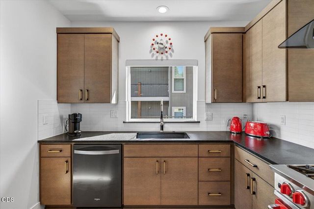 1300 Andrews Place, Jacksonville, OR 97530