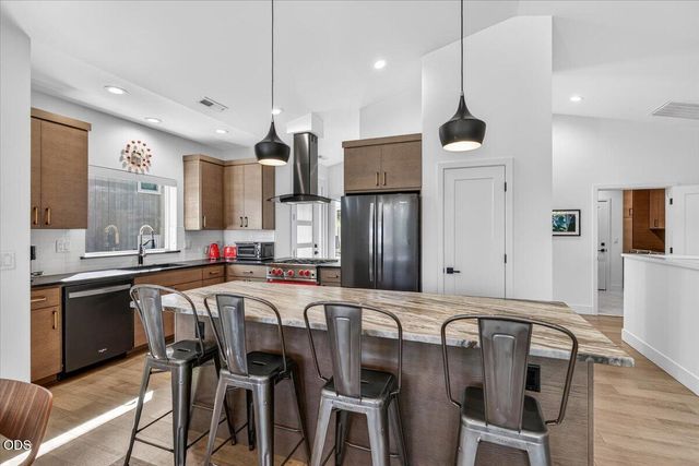 1300 Andrews Place, Jacksonville, OR 97530