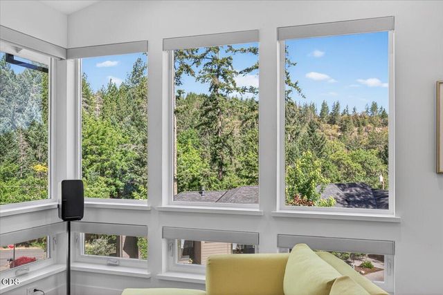 1300 Andrews Place, Jacksonville, OR 97530