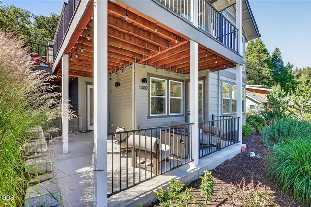 1300 Andrews Place, Jacksonville, OR 97530