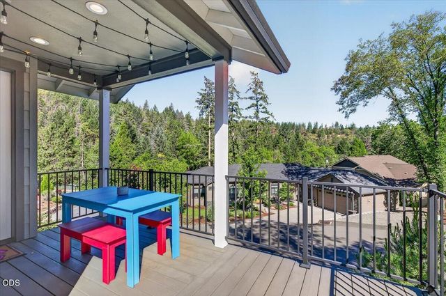 1300 Andrews Place, Jacksonville, OR 97530