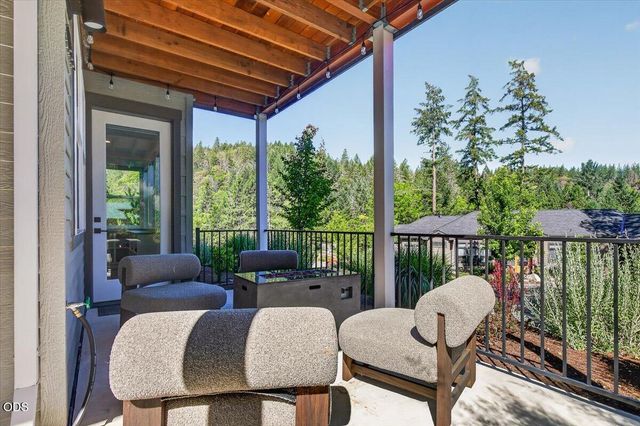 1300 Andrews Place, Jacksonville, OR 97530