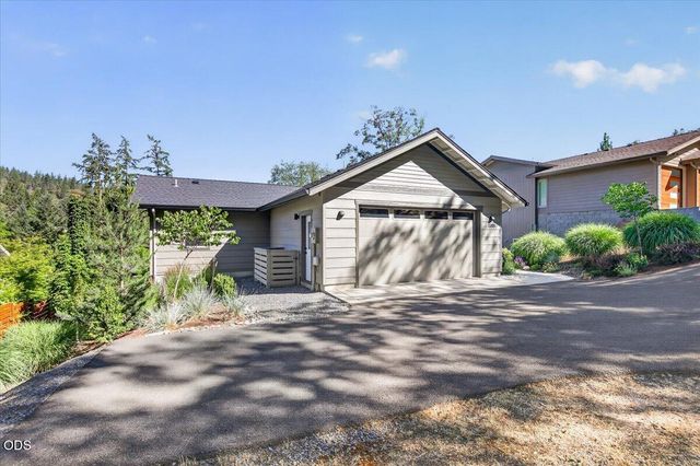 1300 Andrews Place, Jacksonville, OR 97530