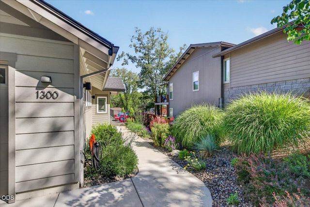 1300 Andrews Place, Jacksonville, OR 97530