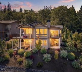 1300 Andrews Place, Jacksonville, OR 97530