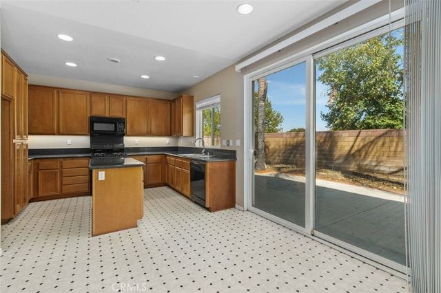 32102 Poppy Way, Lake Elsinore, CA 92532