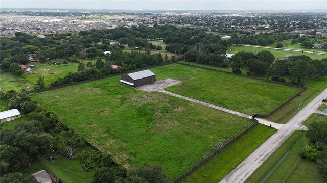 10611 Hidden Lake Lane, Richmond, TX 77406