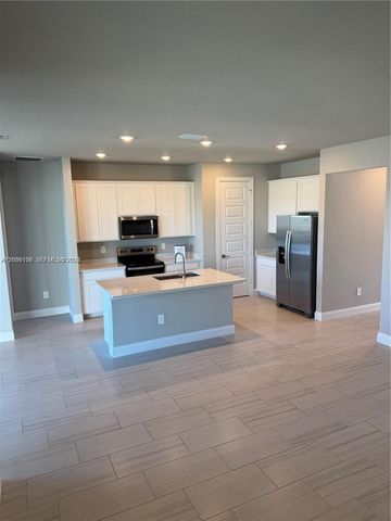 9008 Dahlia Cir, Port St. Lucie, FL 34986