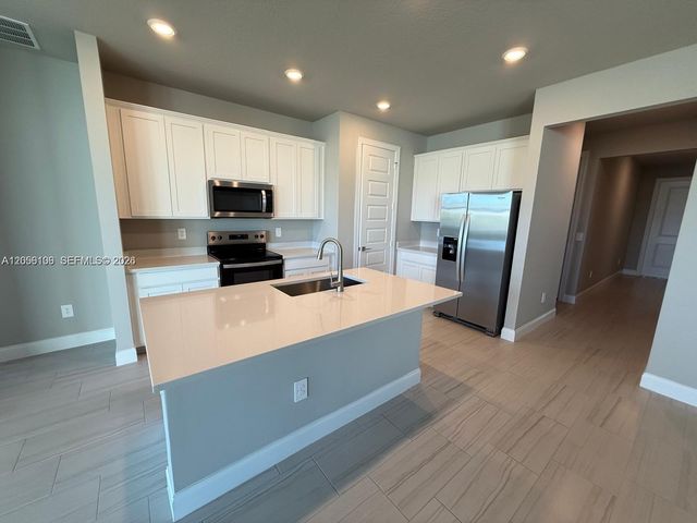 9008 Dahlia Cir, Port St. Lucie, FL 34986