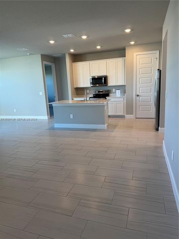9008 Dahlia Cir, Port St. Lucie, FL 34986
