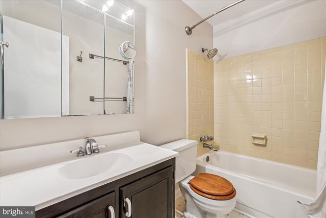 2025 WINGED FOOT CT, Reston, VA 20191