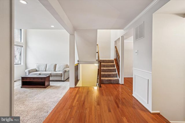 2025 WINGED FOOT CT, Reston, VA 20191