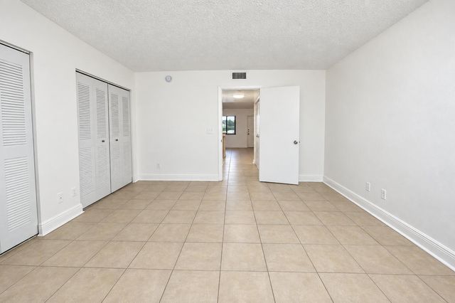 1604 Meadows Circle W, Boynton Beach, FL 33436