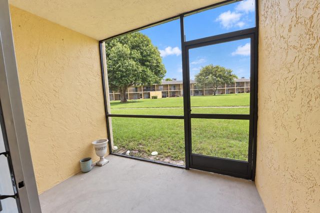 1604 Meadows Circle W, Boynton Beach, FL 33436