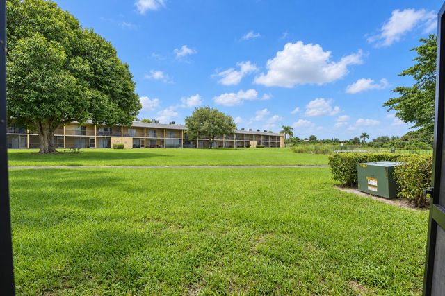 1604 Meadows Circle W, Boynton Beach, FL 33436