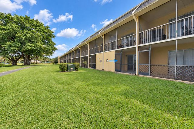 1604 Meadows Circle W, Boynton Beach, FL 33436